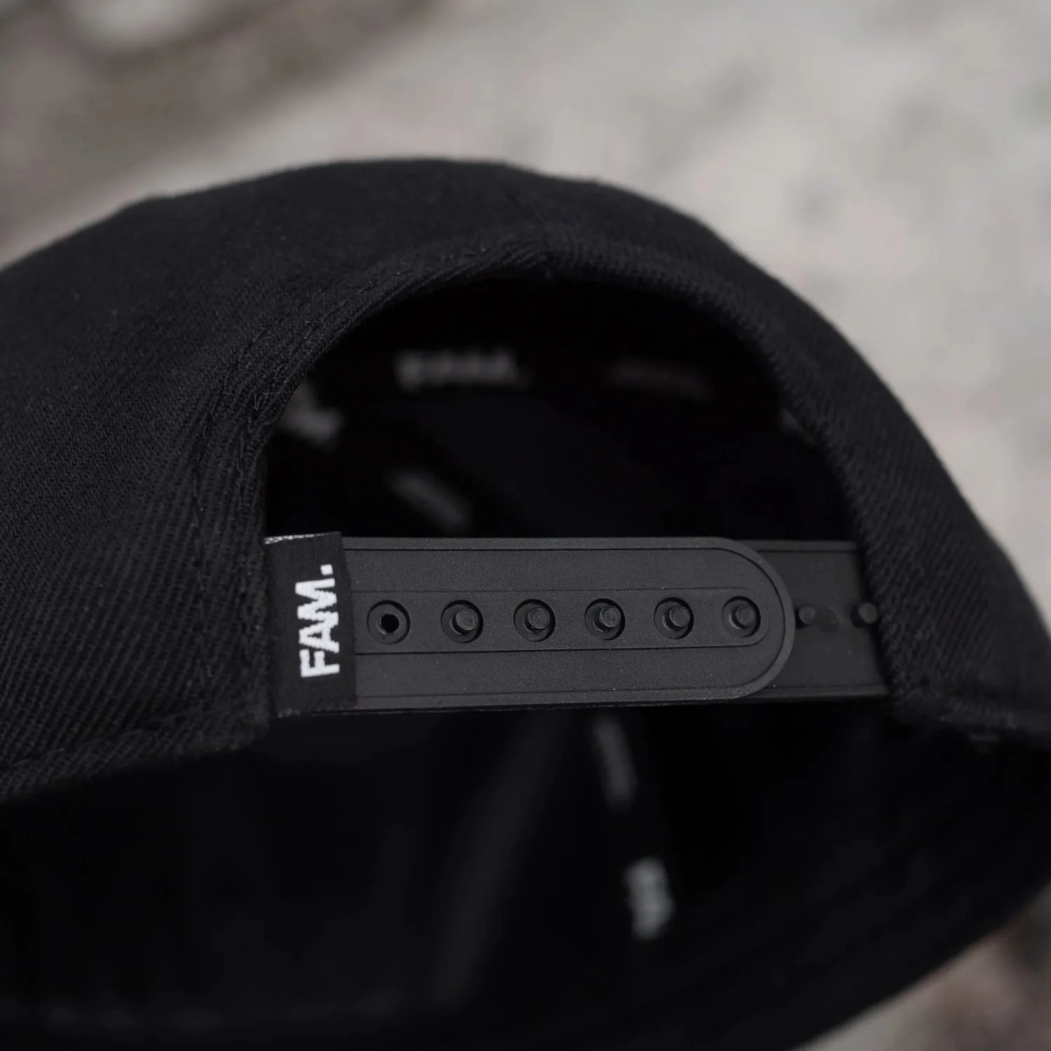 FAM.CAP CORE BLACK SNAPBACK /GREEN UV