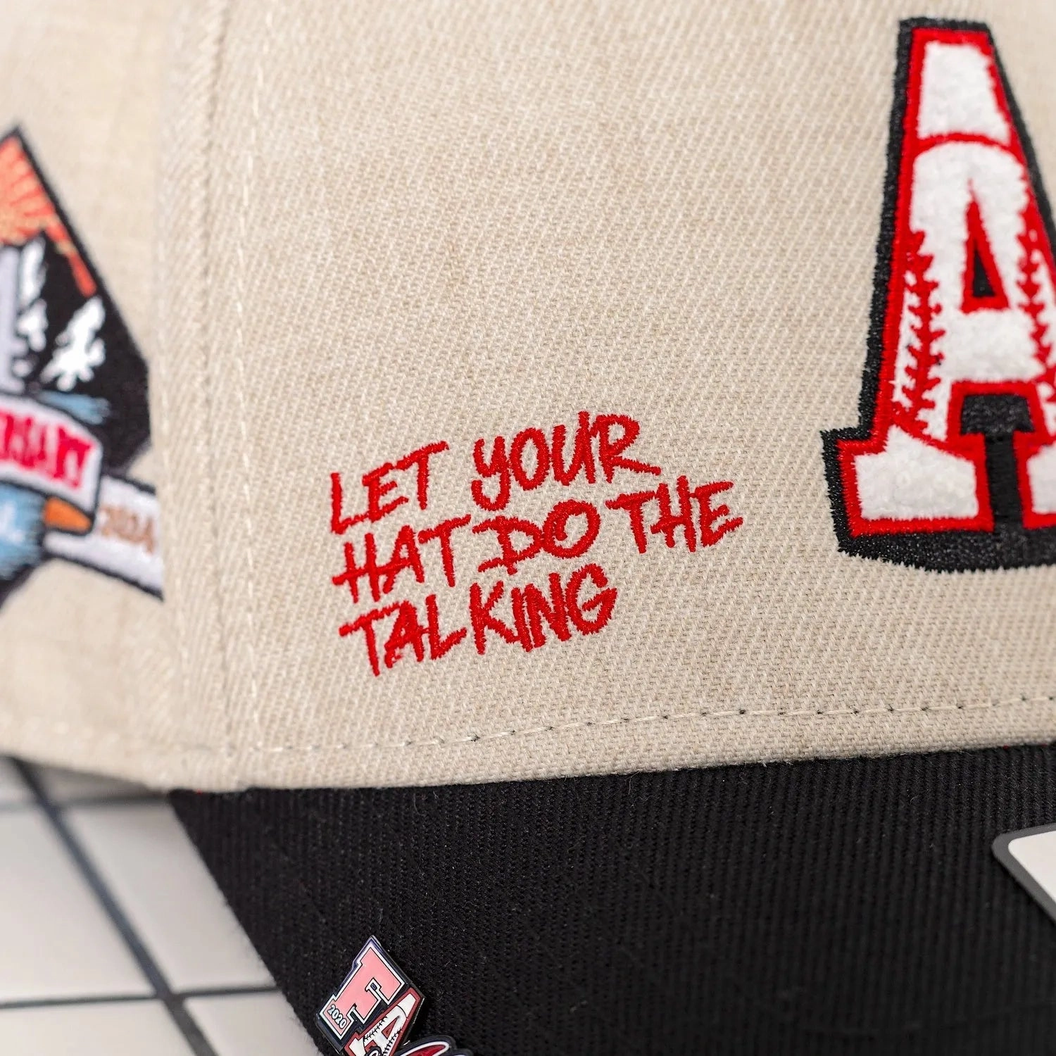 FAM.CAP SNAPBACK "A" CAP 4TH ANNIVERSARY TWO TONE / RED UV