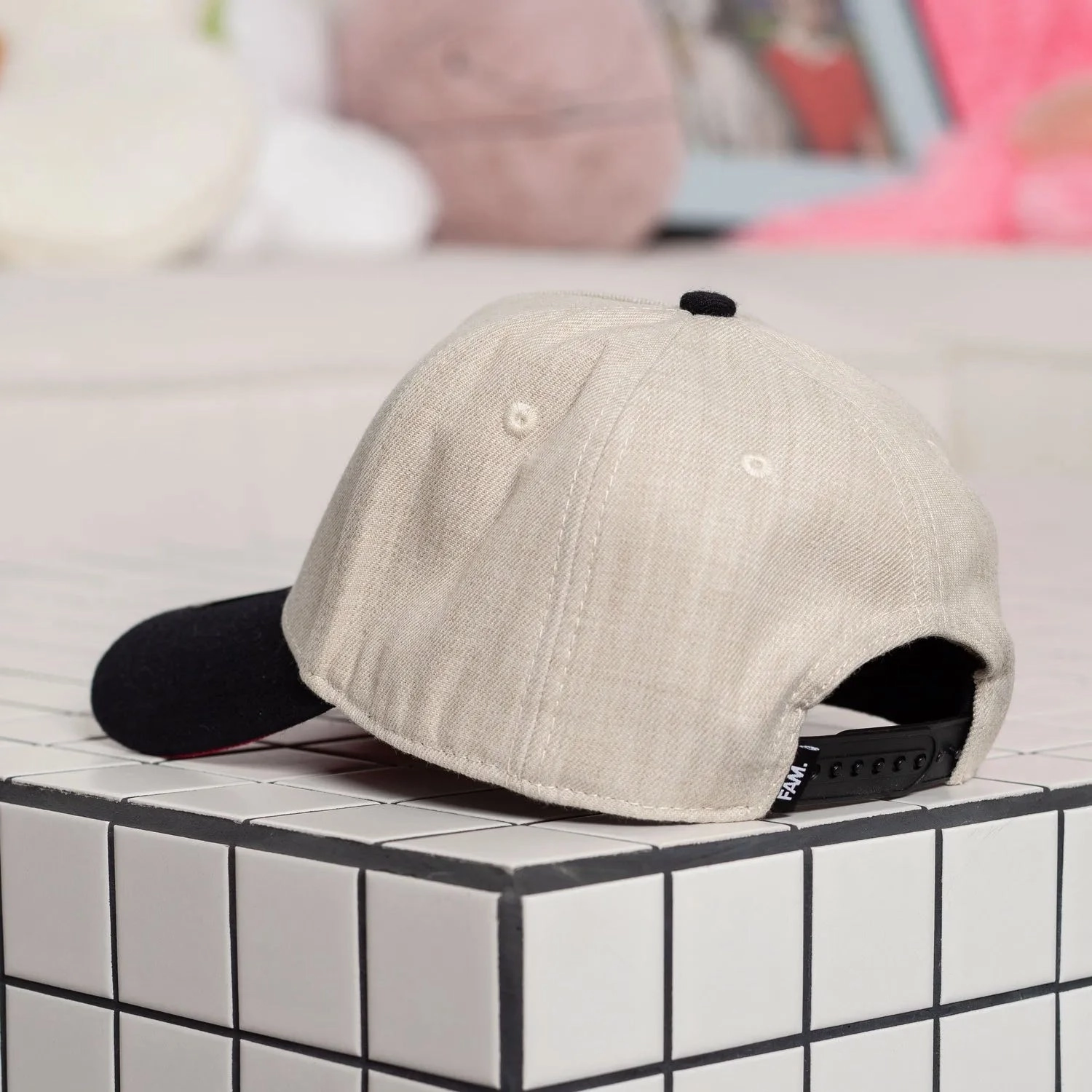 FAM.CAP SNAPBACK "A" CAP 4TH ANNIVERSARY TWO TONE / RED UV