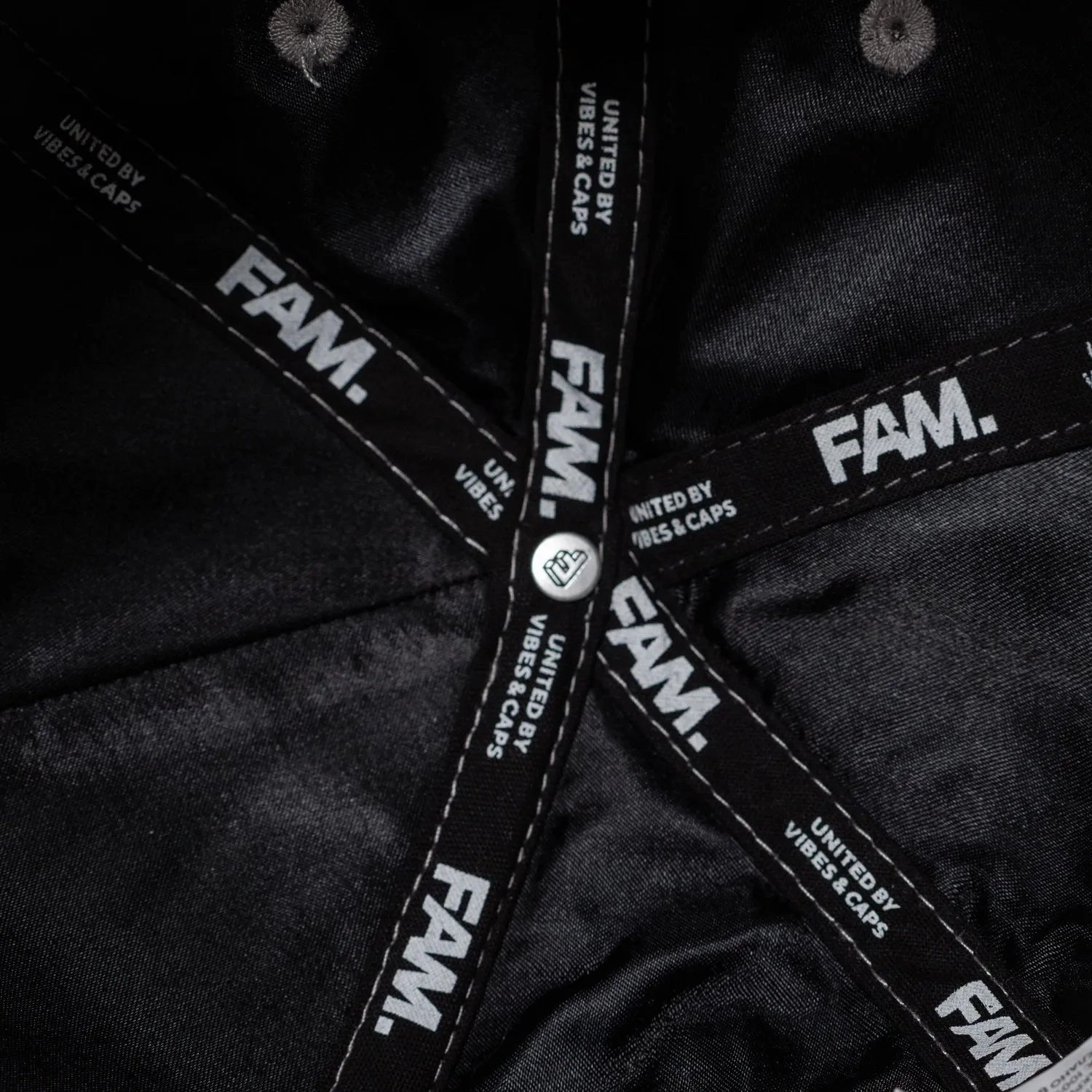 FAM.CAP SNAPBACK "C" CAP 4TH ANNIVERSARY TWO TONE / TEAL GREEN UV