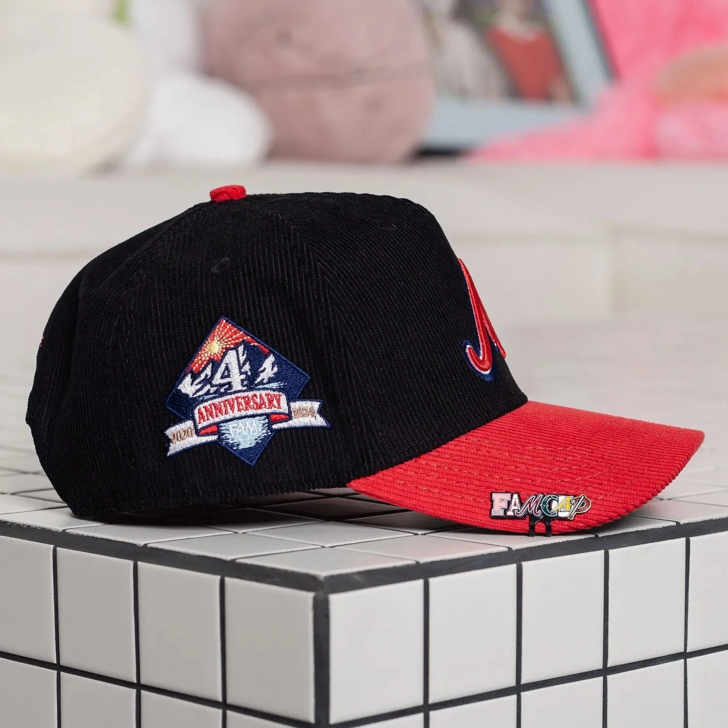 FAM.CAP SNAPBACK "M" CAP 4TH ANNIVERSARY TWO TONE / GREY UV
