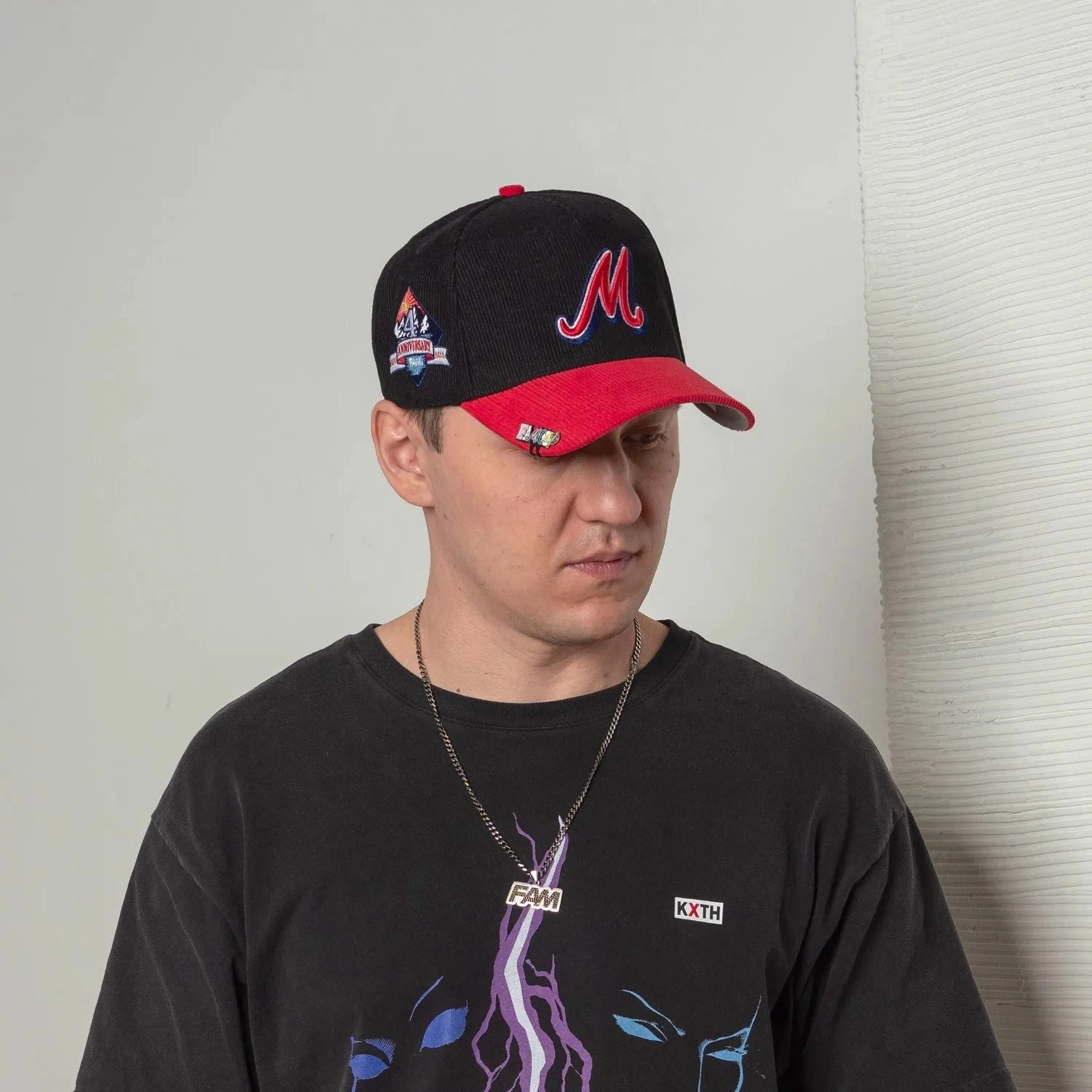 FAM.CAP SNAPBACK "M" CAP 4TH ANNIVERSARY TWO TONE / GREY UV