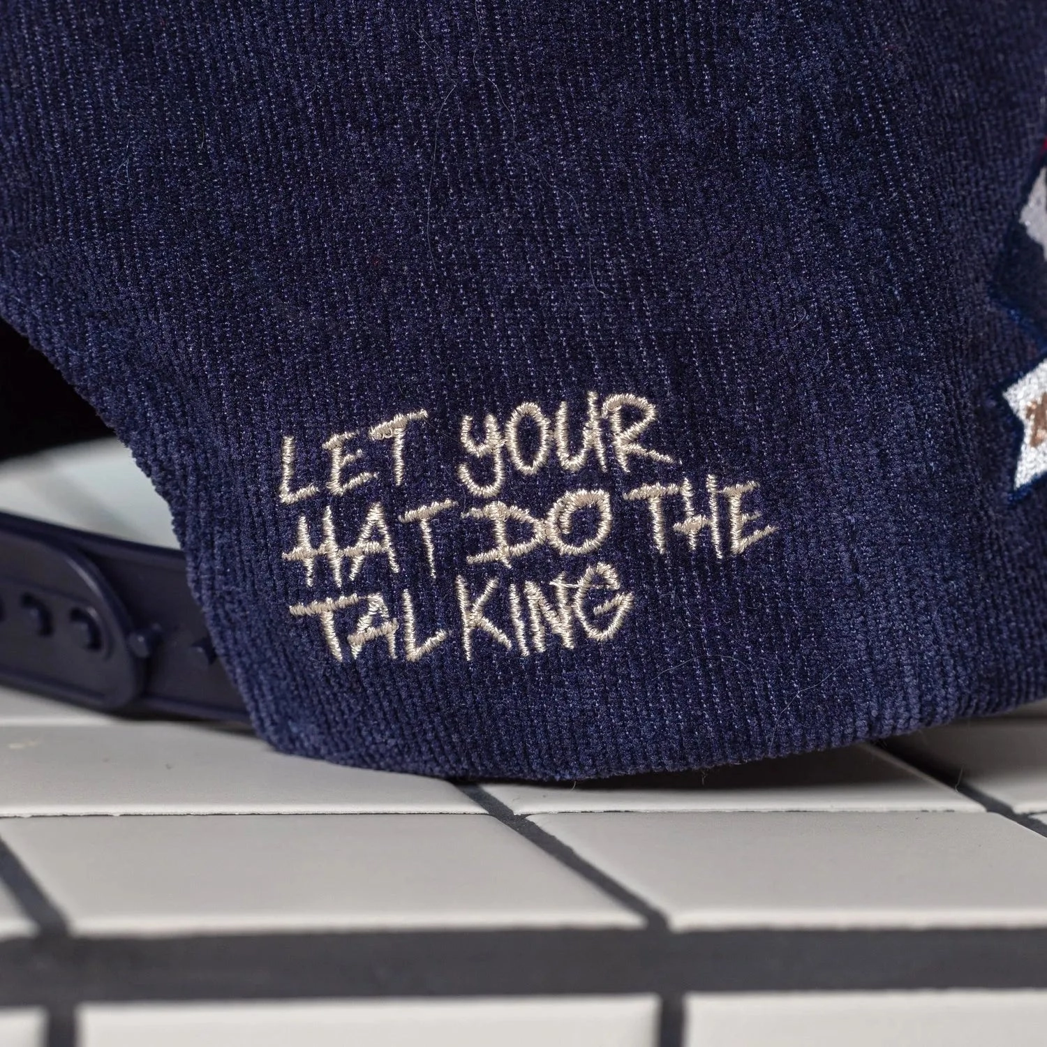 FAM.CAP SNAPBACK "P" CAP 4TH ANNIVERSARY NAVY CORDUROY / GREY UV