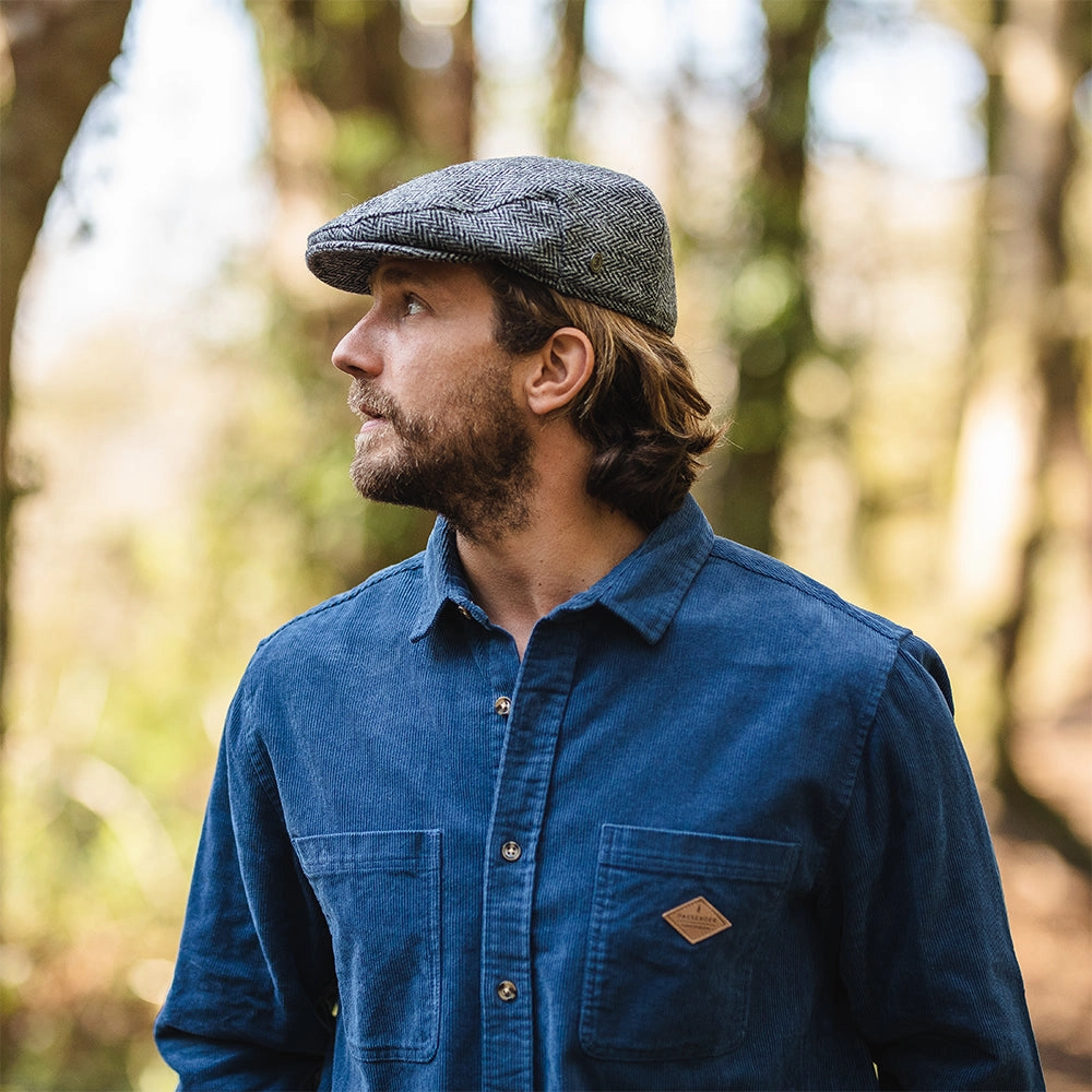 HARRIS TWEED Herringbone Kinloch Flat Cap - Black-Grey