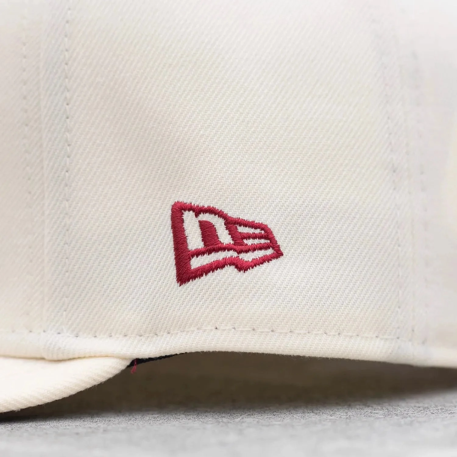 NEW ERA 9FIFTY MLB LOS ANGELES DODGERS 50TH ANNIVERSARY CHROME WHITE / CARDINAL UV SNAPBACK CAP