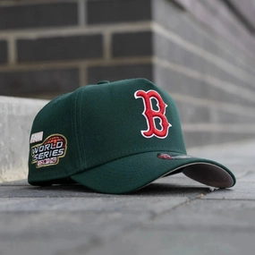 NEW ERA 9FORTY A-FRAME MLB BOSTON RED SOX WORLD SERIES 2004 DARK GREEN / PINK UV SNAPBACK CAP