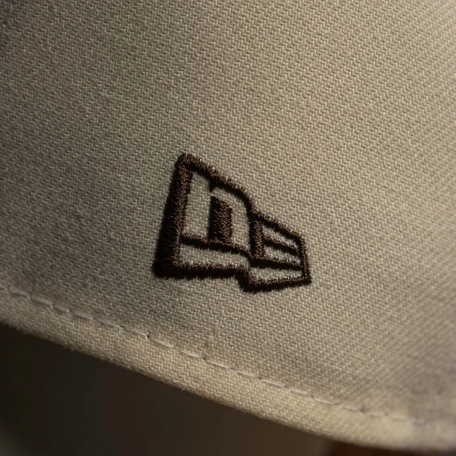 NEW ERA 9FORTY A-FRAME MLB LOS WHITE SOX TWO TONE/GREY UV SNAPBACK