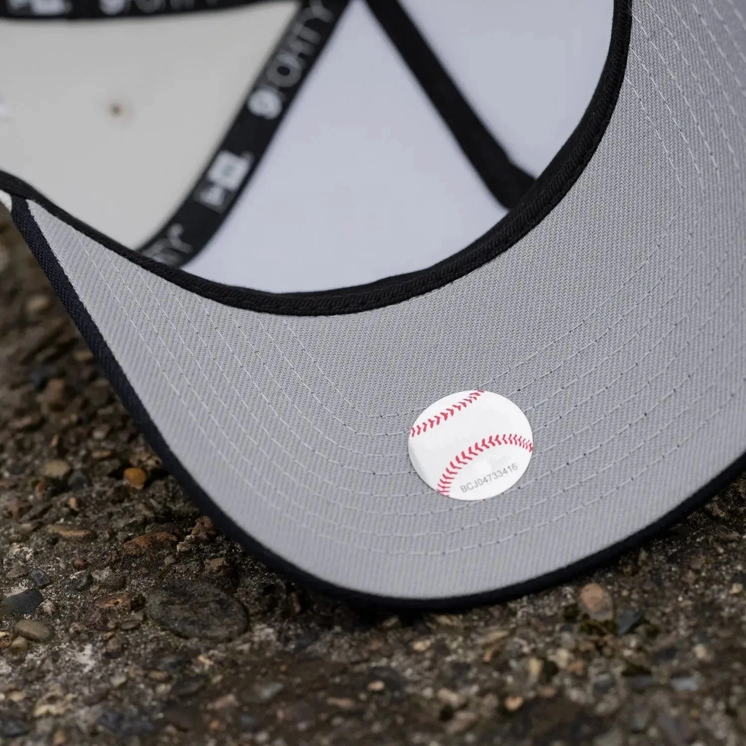 NEW ERA 9FORTY A-FRAME MLB NEW YORK YANKEES WORLD SERIES 1996 TWO TONE / GREY UV SNAPBACK