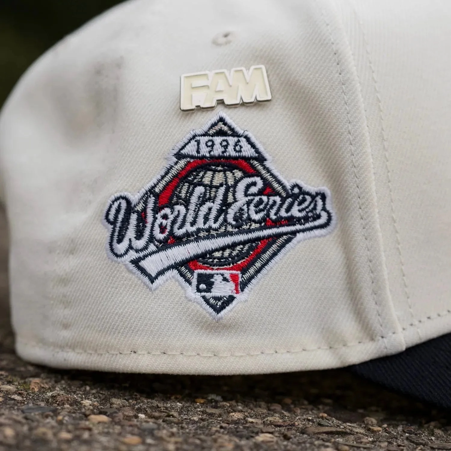 NEW ERA 9FORTY A-FRAME MLB NEW YORK YANKEES WORLD SERIES 1996 TWO TONE / GREY UV SNAPBACK