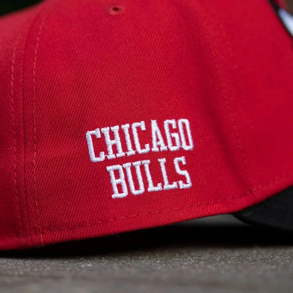 NEW ERA 9FORTY A-FRAME NBA CHICAGO BULLS TWO TONE / GREY UV SNAPBACK