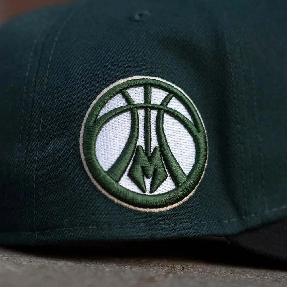 NEW ERA 9FORTY A-FRAME NBA MILWAUKEE BUCKS TWO TONE / GREY UV SNAPBACK