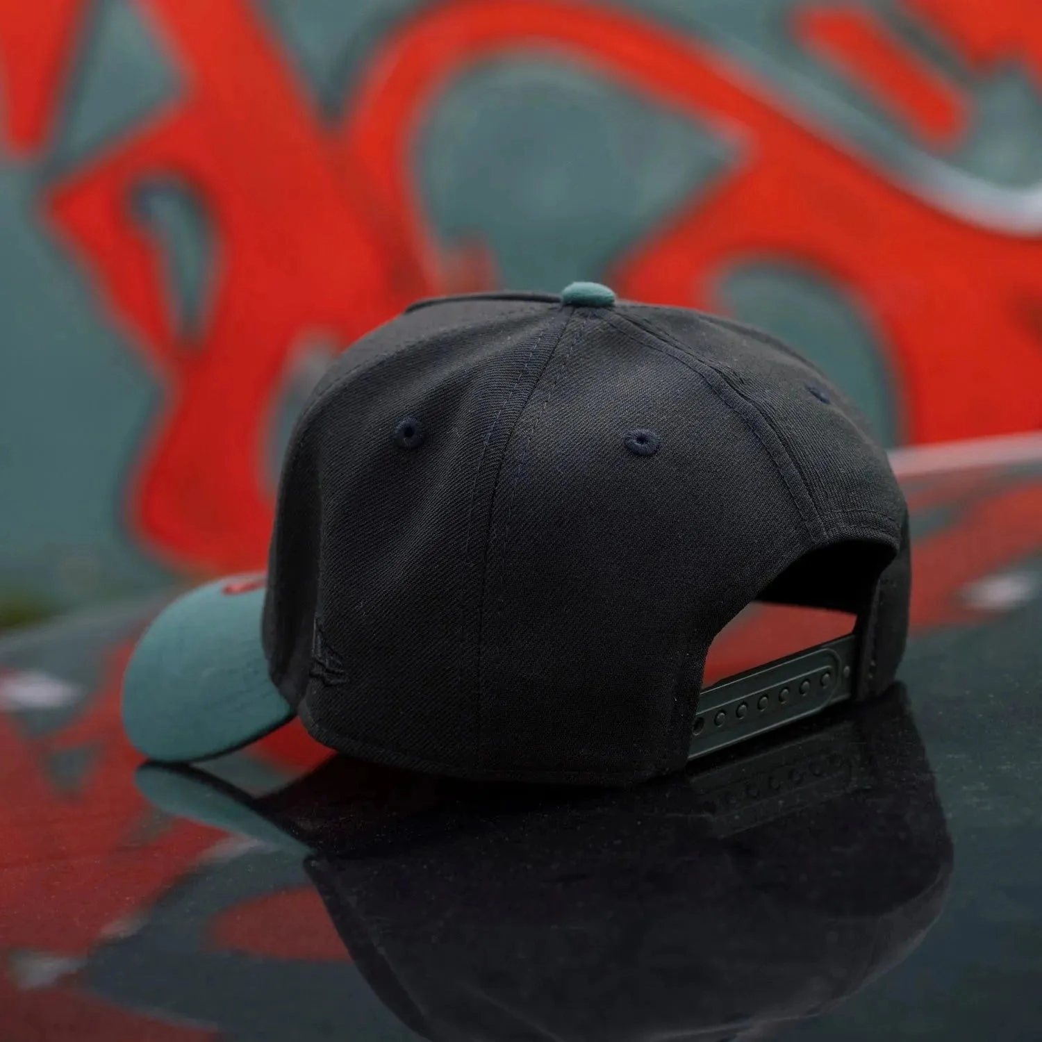 NEW ERA 9FORTY A-FRAME NEW YORK YANKEES 100TH ANNIVERSARY TWO TONE / SCARLET UV SNAPBACK