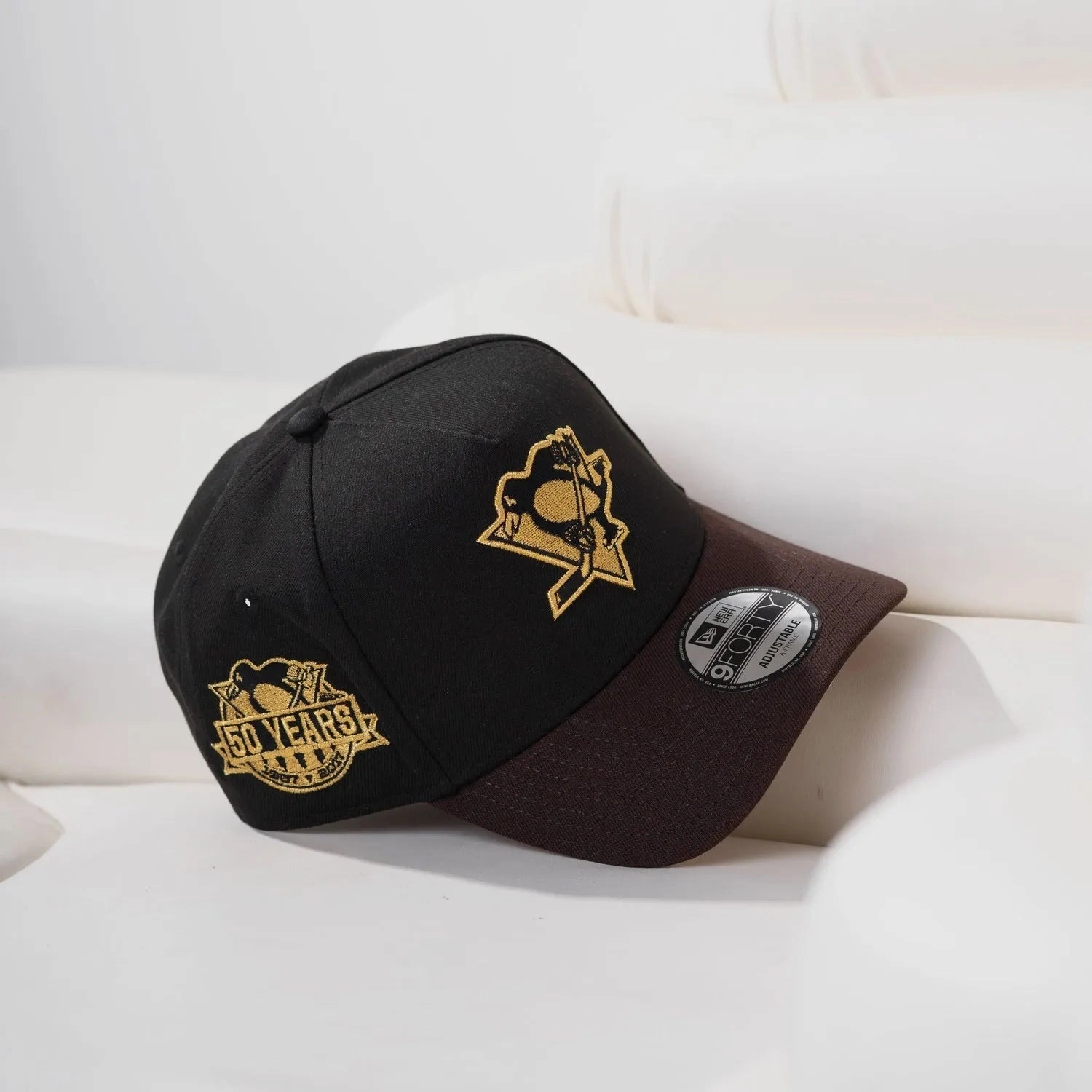PITTSBURGH PENGUINS CAP BLACK 50TH PATCH GOLD UV / NEW ERA A-FRAME