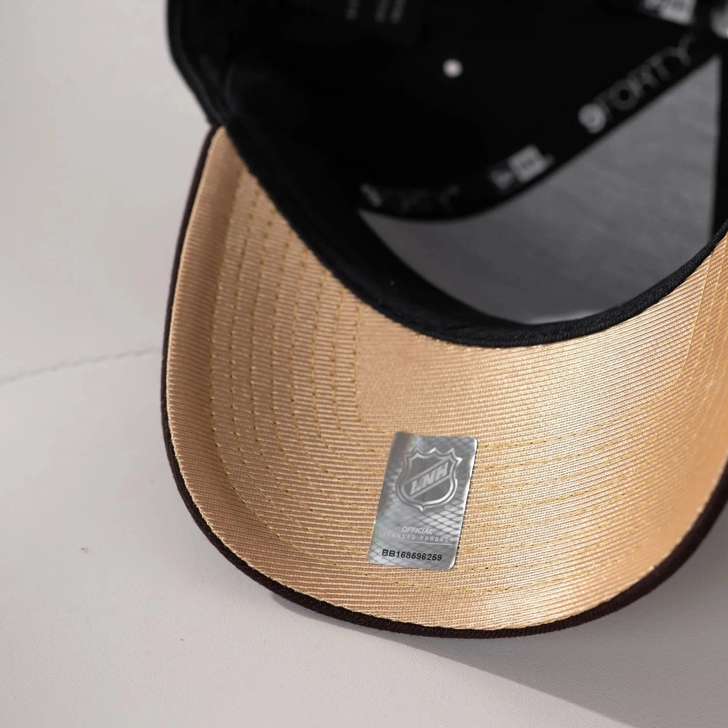 PITTSBURGH PENGUINS CAP BLACK 50TH PATCH GOLD UV / NEW ERA A-FRAME