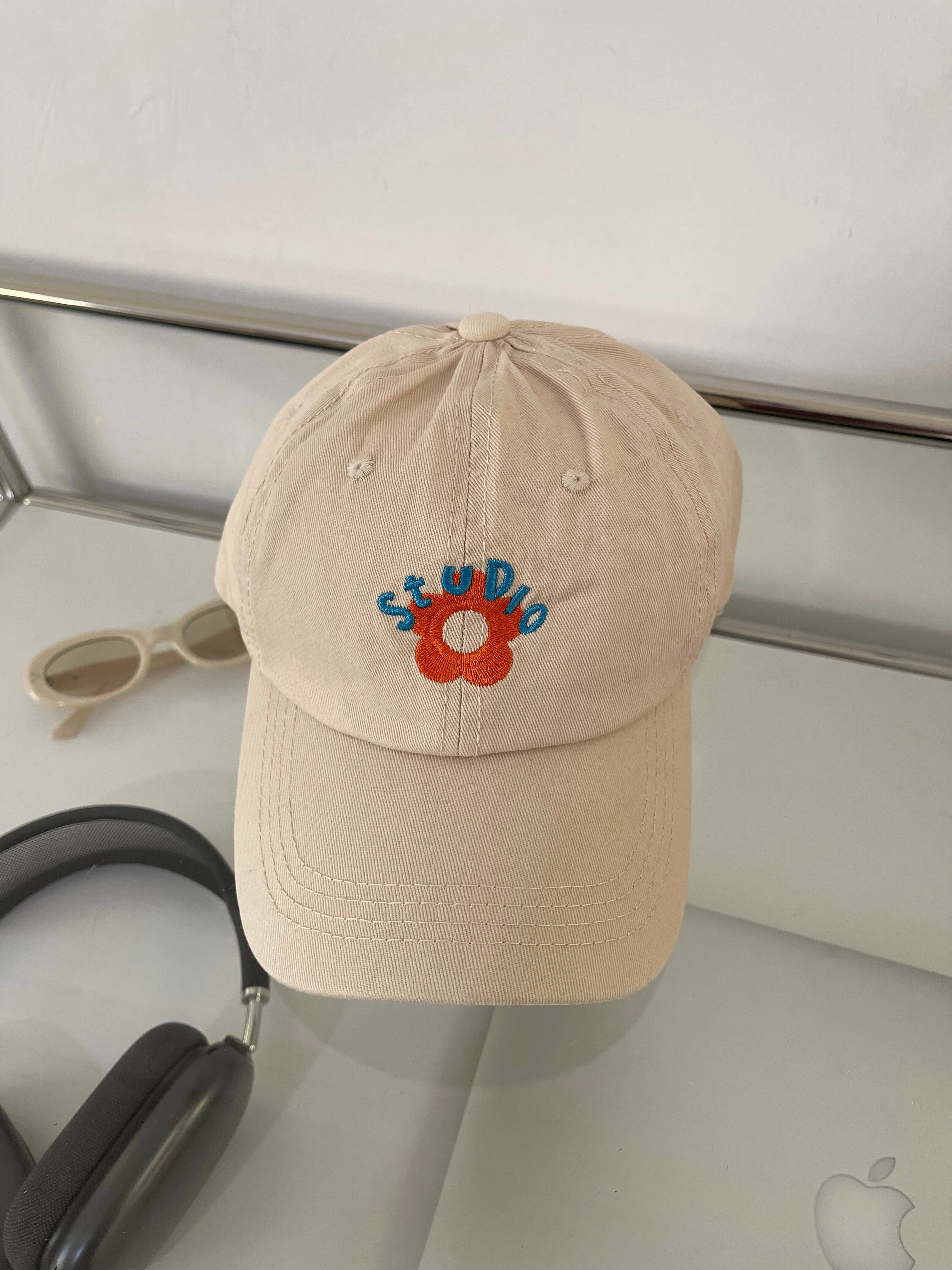 Wholesale Contrast Color Small Flower STUDIO Embroidery Soft Top Baseball Cap