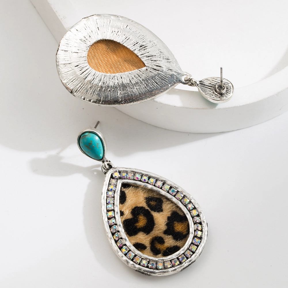 Wholesale Exaggerated Vintage Oval Turquoise Hollow Leopard Leather Earrings