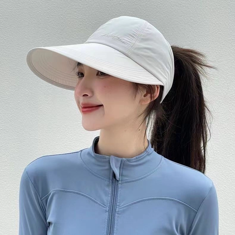 Wholesale Sun protection hat for women in summer with enlarged brim, light, breathable and quick-drying cap